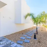 Modern 5br Villa-private Pool-walk To & Oura-10 Guests By Misha's Place Villa