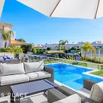 别墅 Modern 5br Villa-private Pool-walk To & Oura-10 Guests By Misha's Place 阿尔布费拉